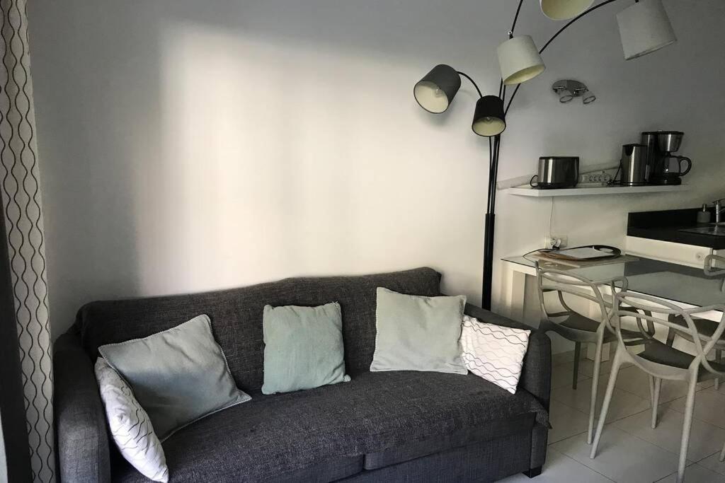 App Le Rocazur Avec Piscine Et Parking En Bord De Mer A 500M Du Centre Ville Menton Exteriér fotografie