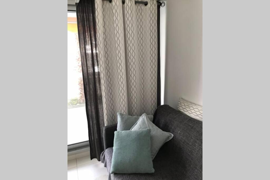 App Le Rocazur Avec Piscine Et Parking En Bord De Mer A 500M Du Centre Ville Menton Exteriér fotografie