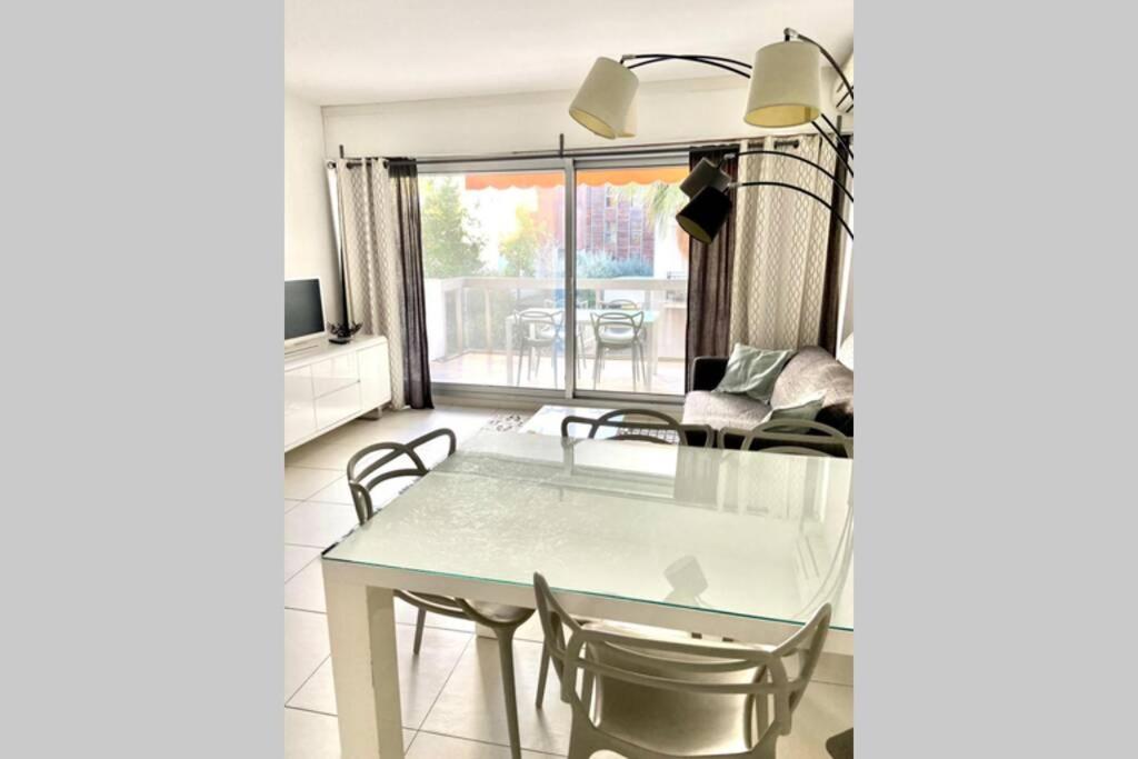 App Le Rocazur Avec Piscine Et Parking En Bord De Mer A 500M Du Centre Ville Menton Exteriér fotografie